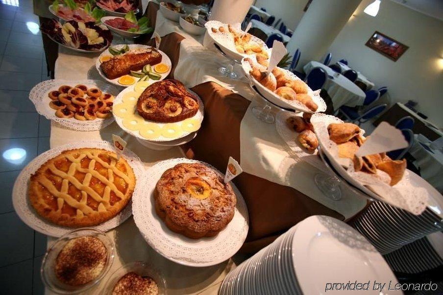 Sotel Nomentana Roma Restoran gambar